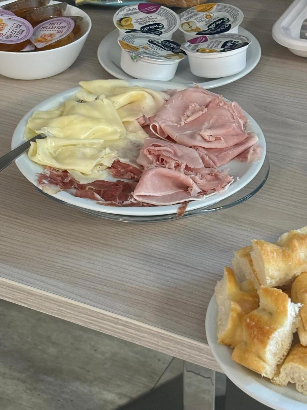 Volpedo Hostel エクステリア 写真